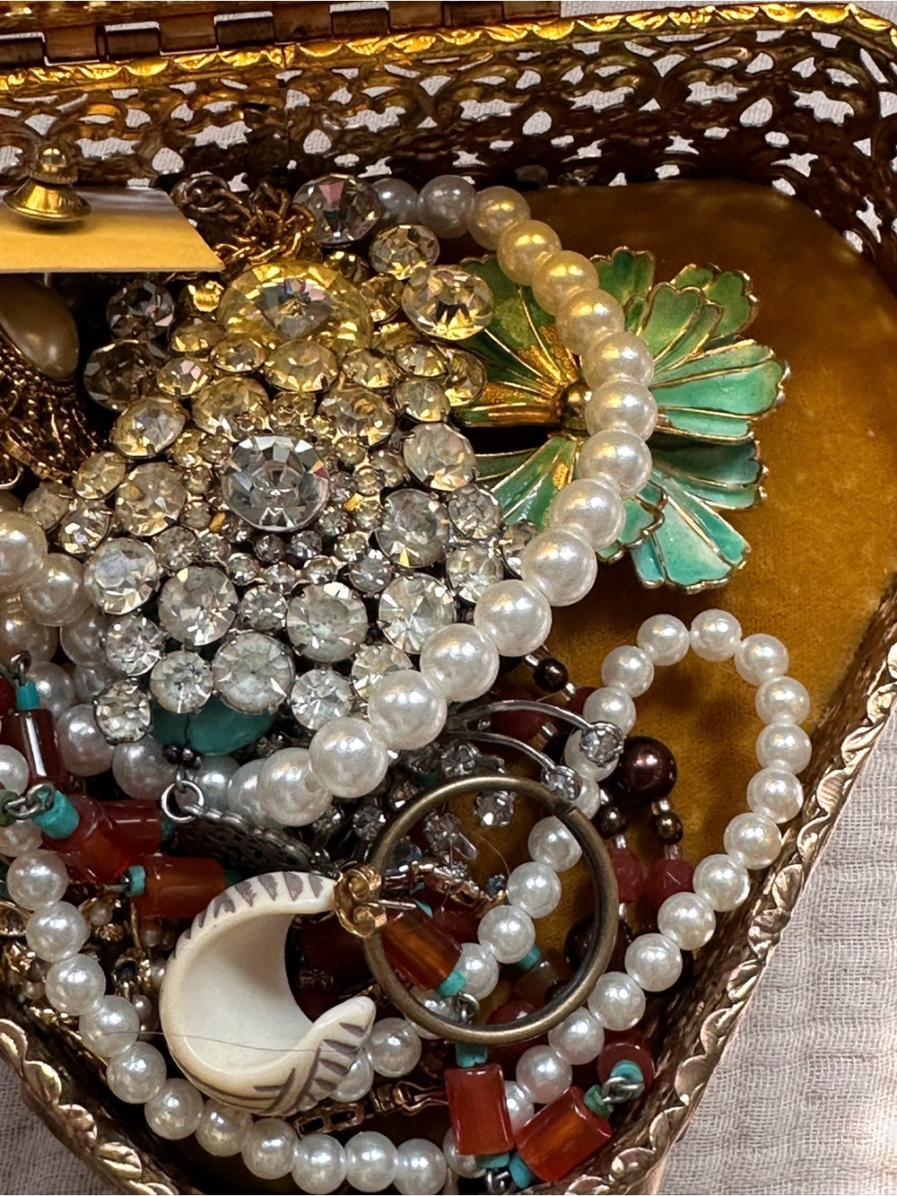 Vintage Treasure Jewelry and Box - Picture 7 of 11